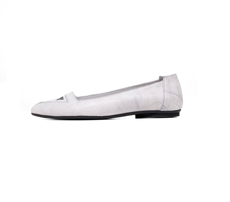 White flats Leather shoes white shoes 