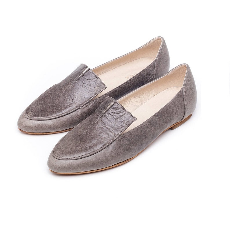 womens grey flats