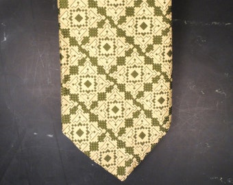 Andhurst Green and Gold Tie