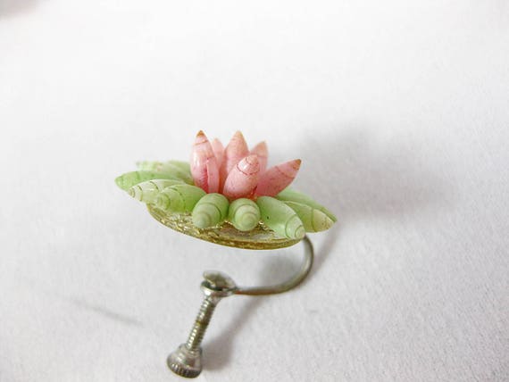 Green and Pink Shell Screw back Earrings, 1940s D… - image 4