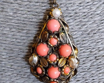 Pretty Art Deco Czech Faux Coral & Pearl Necklace.