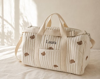 Personalisierte gesteppte Reisetasche, Wochenendtasche mit Namensstickerei, Reisetasche mit Blumenmuster und Teddy-Motiv, Geschenk für Brautjungfern im Krankenhaus