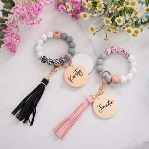 Porte-clés en perles bohèmes, bracelet commémoratif pour animal de compagnie, accessoires de clés personnalisés, prend en charge des icônes personnalisées, cadeaux gravés au laser, cadeau de demoiselle d'honneur