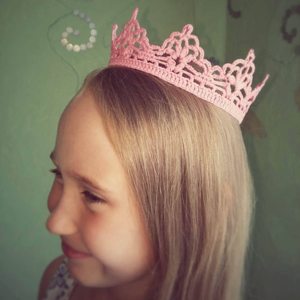 Crochet princess crown/Crochetn pink crown/Crochet crown with beads/Photo prop/Toddler girl crown/Crochet tiara/Girl tiara/Ready to ship