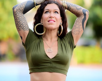 Top cruzado teñido a mano, top de yoga de manga corta, blusa bohemia con lazo frontal, ropa para festivales, top estilo hada, camisa hippie