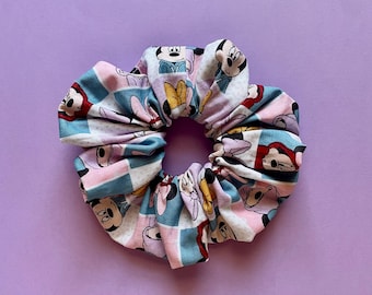 Coletero de Minnie Mouse de Disney / Accesorio para el cabello hecho a mano / Goma para el cabello de Disney / Regalo para ella