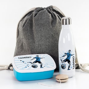 Cadeau pour la rentrée scolaire, personnalisé avec nom, motif footballeur | Boîte à lunch et gourde | Comprend un sac de sport pour l'école et la garderie, garçon