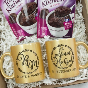 Geschenk Box zur Goldenen Hochzeit 50 Jahre, personalisiert mit Namen und Datum, Set mit goldenen Tassen und Kuchen, Hochzeitsgeschenk Idee