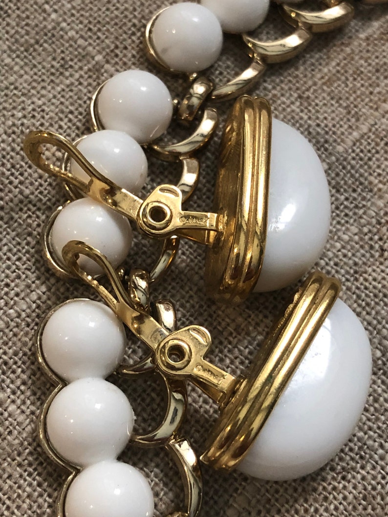 Vintage Monet white and gold choker necklace with gold and white lucite earrings to coordinate