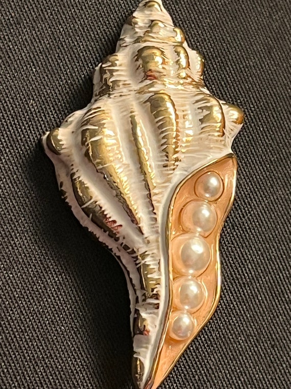 Vintage Napier Enameled and gold  tone Conch shell
