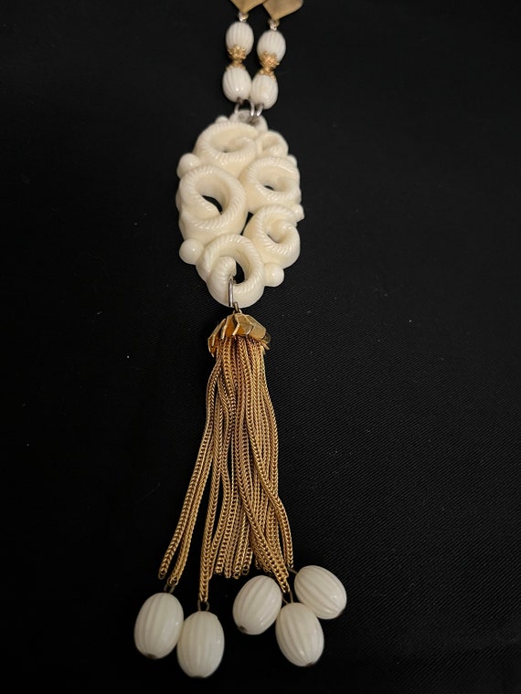 Vintage celluloid and gold tone tassel necklace- … - image 3