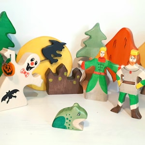Fairytale toys set, Princess toy, Prince toy, castel toys, Waldorf wood toys,  Princess and frog, Fantasy toy, King toy, Royal character toy