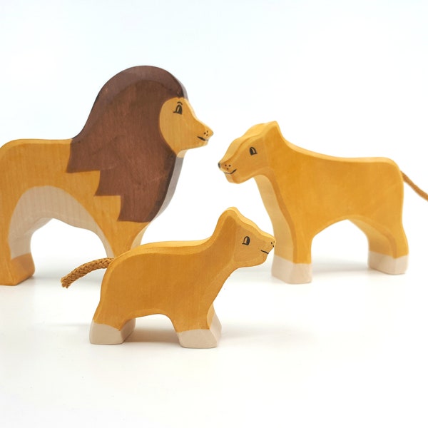 Holz Löwe Familie Spielzeug, Safari Holztiere, Holztiere, Zootiere, Afrika Spielzeug, DschungelSpielzeug, Holzspielzeug, Waldorftiere, Löwenfamilie