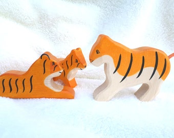 Famille Tigre, Famille Tigre en bois, Jouets en bois Safari, Animaux en bois, Animaux de zoo, Jouets Afrique, Jouet tigre, Figurine tigre