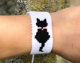 Cat Macrame Bracelet, alpha pattern bracelets, cat jewelry, macrame jewelry, dainty bracelet, cat lover, gift for her, gift for him