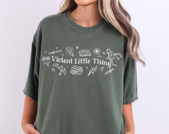 Fourth Wing Doodle Tee, Basgiath Dragon Rider-tröja