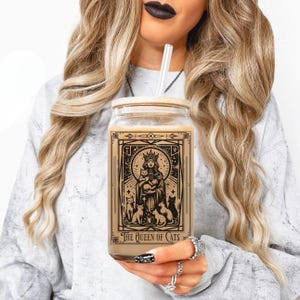 Copo de vidro de tarô da rainha dos gatos, copo de café gelado para mãe de gato, copo de 16 oz para amantes de gatos, copo de carta de tarô para gatinhos, presente para senhora dos gatos, caneca de bruxa para gatos