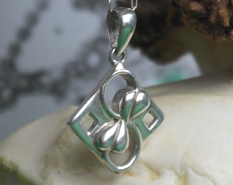 Vintage Scottish Sterling Silver mackintosh Floral Style 925 signed SG Pendant / Necklace
