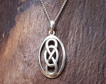 Vintage Scottish Sterling Silver Celtic Knot Pendant / Necklace 18 inch long chain