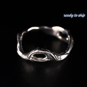 Bague en argent bio — anneau sculptural en fusion, bijoux artisanaux en sterling, idée cadeau de Noël