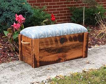 Baúl Barnwood Hope - Baúl de juguetes - Banco de entrada - Banco de almacenamiento - Banco acolchado - Baúl de almacenamiento - 34” x 15” x 18” - Baúl Barnwood