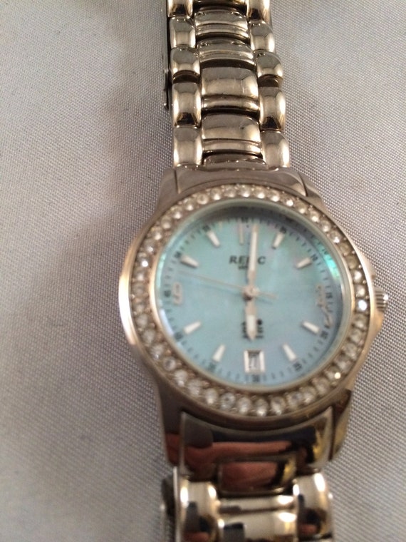 relic 165 feet watch price