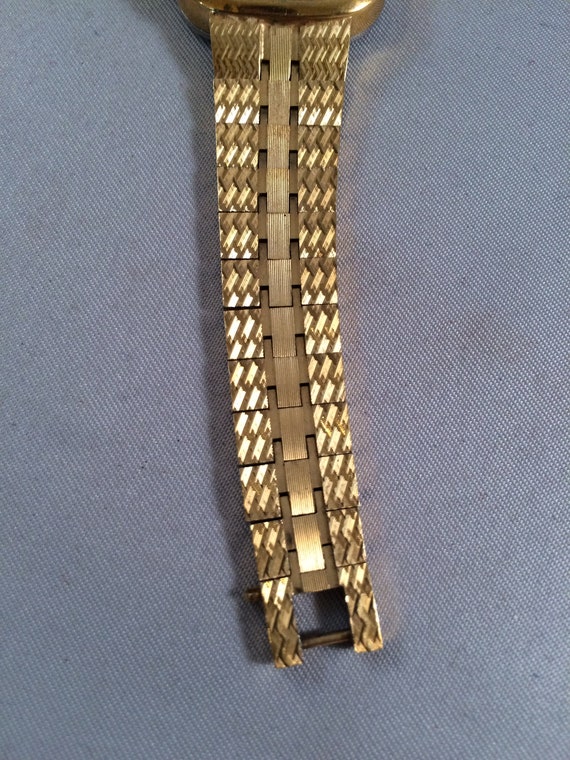 Helbros 17 Jewel Watch Gem