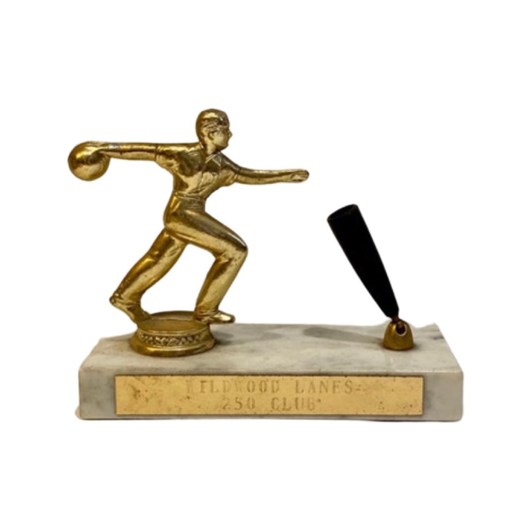 Trophée bowling homme vintage années 50 métal doré topper bois 1952
