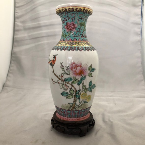 Antique Chinese Ceramic Vase With Birds And Flowers Antique Chinese Ceramic Vase With Birds And Flowers