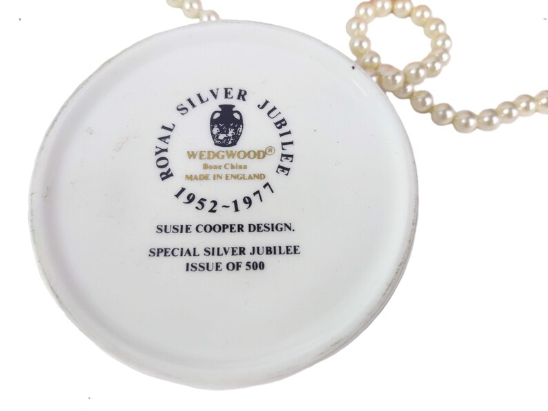 Royal Commemoration Wedgwood Silver Jubilee Trinket Box Hand Painted Silver Floral Trinket Box Jewelry Box
