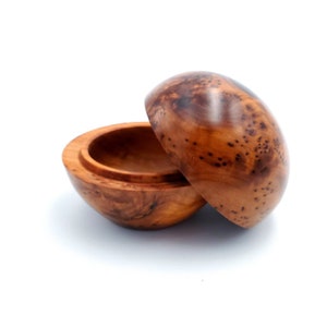 Thuya Burl Medium Round Box