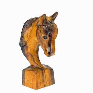 Sculpture de buste de cheval de bois de fer du désert