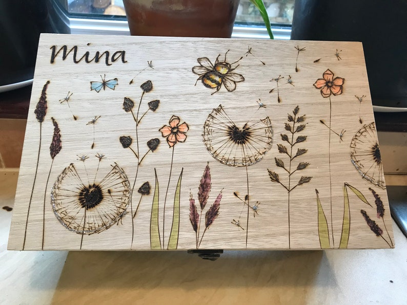 Meadow personalised keepsake memory box, floral design, hinged lid large wooden box, jewellery box, bespoke box 画像 6