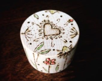 Wooden ring box- pyrography - small tinket box - earring box - jewellery box -gifts for her -engagement ring box -wedding ring -termite ring