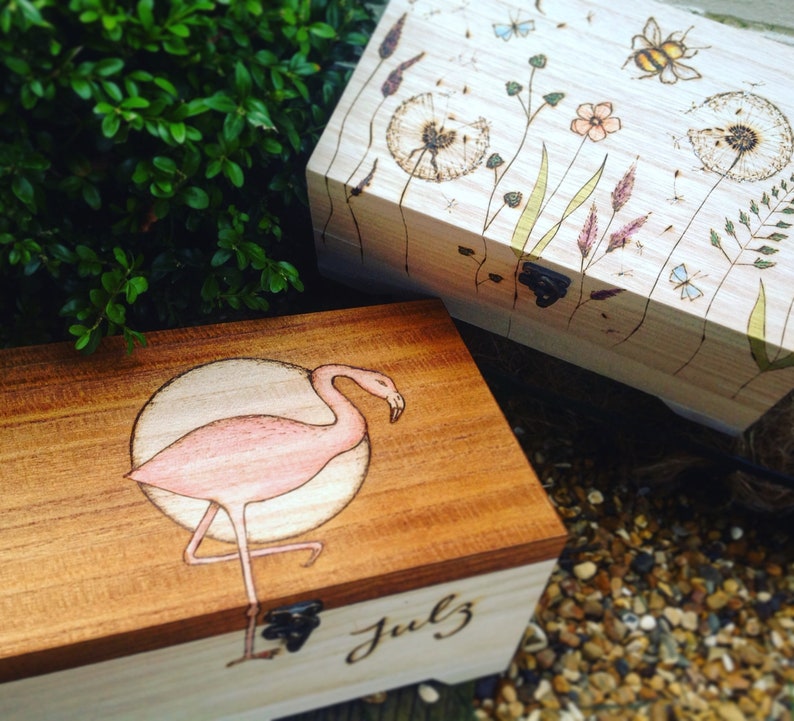 Meadow personalised keepsake memory box, floral design, hinged lid large wooden box, jewellery box, bespoke box 画像 3