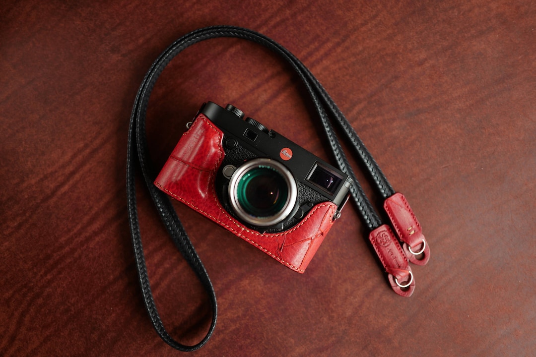 Arte Di Mano Half Case for Leica M10 / M10R / M10-m battery Door 