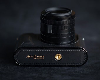 Golden Eye Edition / half-case for Leica Q2 monochrom