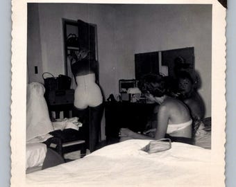 1952 Women Dressing Candid Snapshot Photograph Panama Beach Fla Old Dutch Inn
