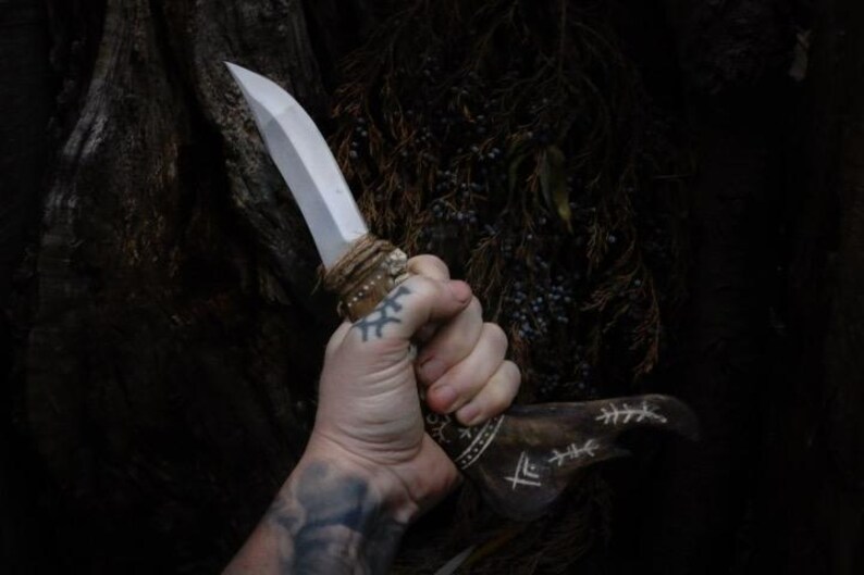 Made to Order : Deer Jawbone Ritual Knife Shamanism Petroglyph Design image 7