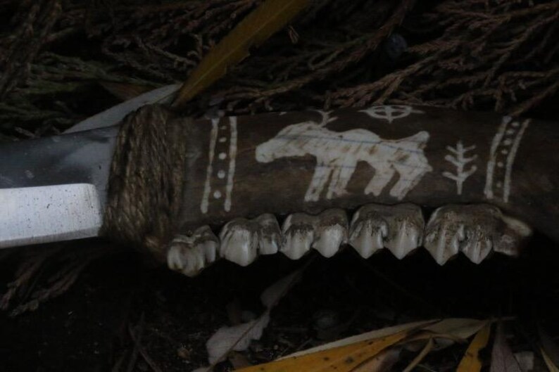 Made to Order : Deer Jawbone Ritual Knife Shamanism Petroglyph Design image 3