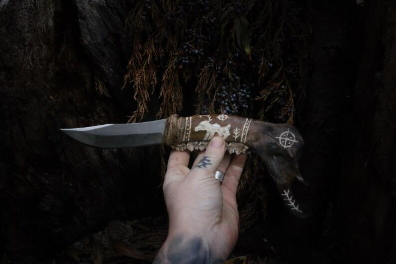 Made to Order : Deer Jawbone Ritual Knife Shamanism Petroglyph Design image 5