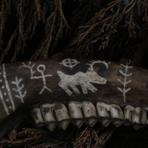 Made to Order : Deer Jawbone Ritual Knife Shamanism Petroglyph Design image 4