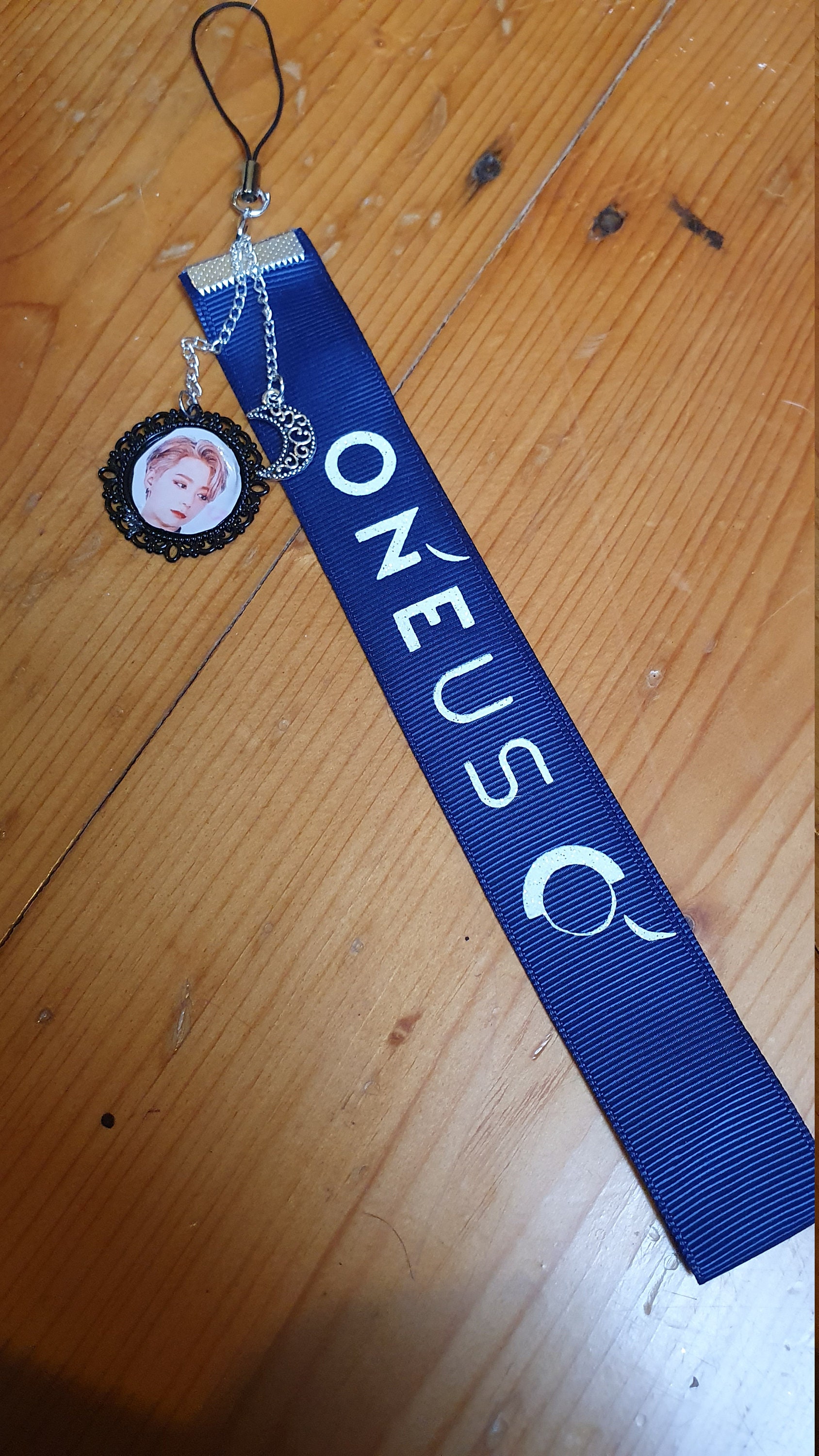 Ravn Oneus - Etsy