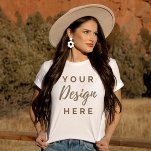 Maquete Bella Canvas 3001 | Camisa branca da lona de Bella | Maquete de camiseta | Maquete de camisa de primavera | Maquete de camiseta externa | Maquete de modelo