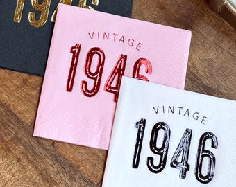 Servilletas vintage de 1946 para el 80 cumpleaños — Decoración para cócteles con estampado metalizado para ella y para él