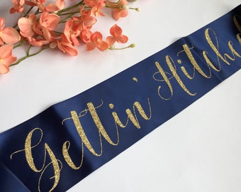 Banda Gettin Hitched: Despedida de soltera estilo western - Satén - Caja de regalo incluida