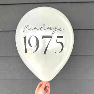 Décorations du cinquantième anniversaire - ballons du cinquantième - vintage 1975 - ballons du cinquantième anniversaire - 12 pouces blanc nacré - police noire