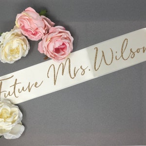 Ceinture Future Mrs., ceinture personnalisée, cadeau pour EVJF, 10 cm de large, satin double face, expédié dans une boîte cadeau