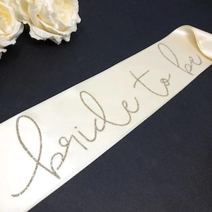 Bride to Be Sash for Bachelorette Party & Bridal Shower – Fancy Hen Party Bridal Sash Accessory