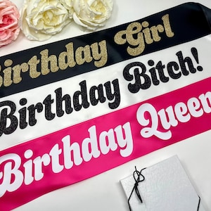 Retro Birthday Sash – Birthday Sash Party Accessory with 70s Font, Customizable Retro Style for Girls & Women Celebration